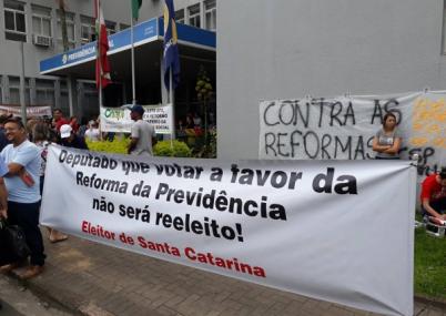 Santa Catarina se une à greve nacional contra a Reforma da Previdência