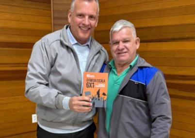 Livro “Fim da escala 6×1 e o futuro do trabalho no Brasil” lançado no Sindicato